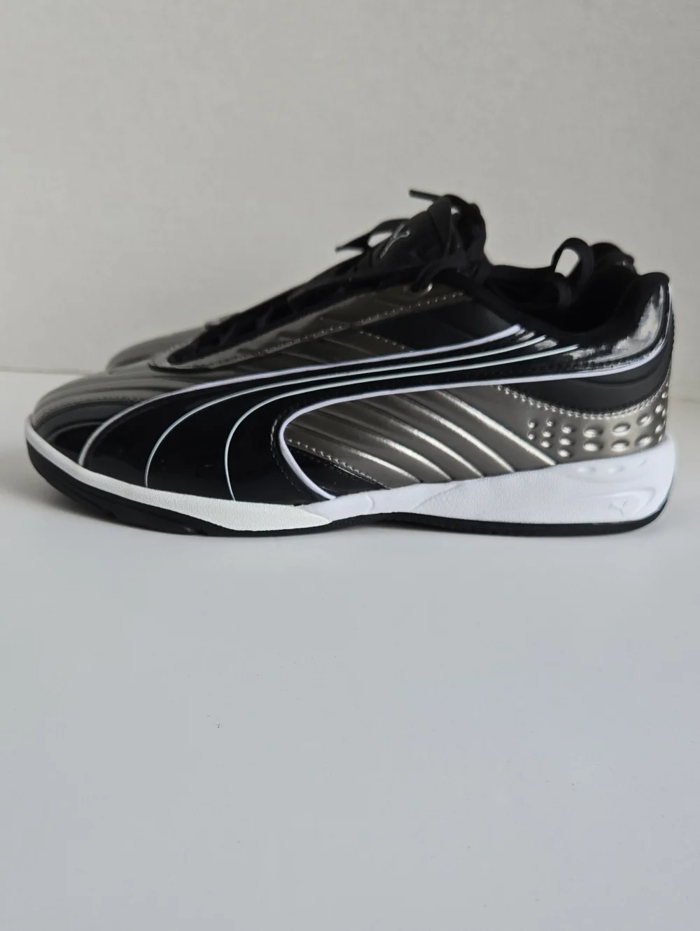 NIB Puma V-S2 Goalgetter Jr Sneakers Metallic Silver Black Size 6 Big Kid